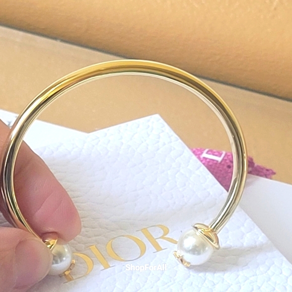 Christian Dior Logo Pearl Tribales Bracelet With Box - Picture 8 of 14